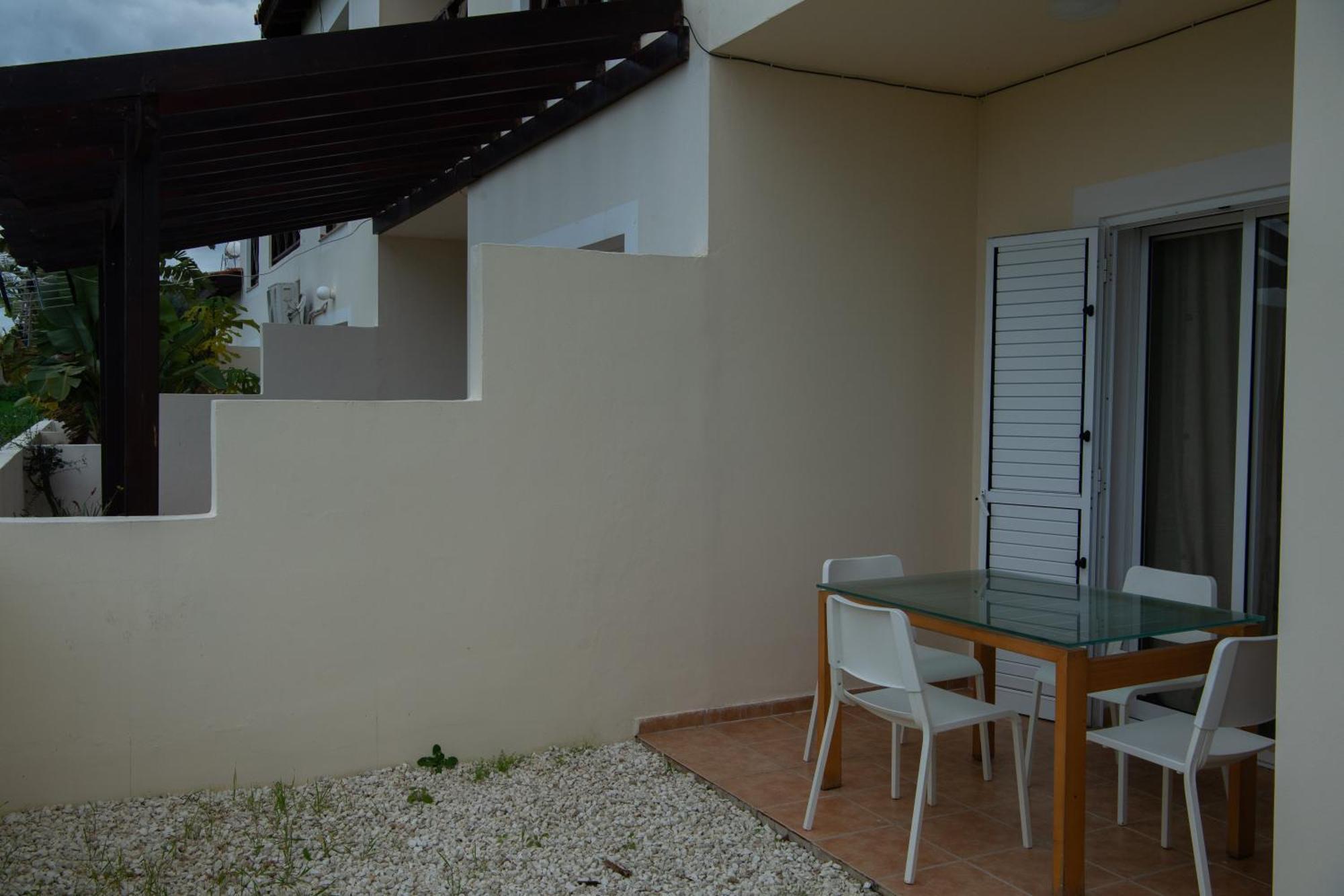 Path Latchi Beachfront Apartments Buitenkant foto