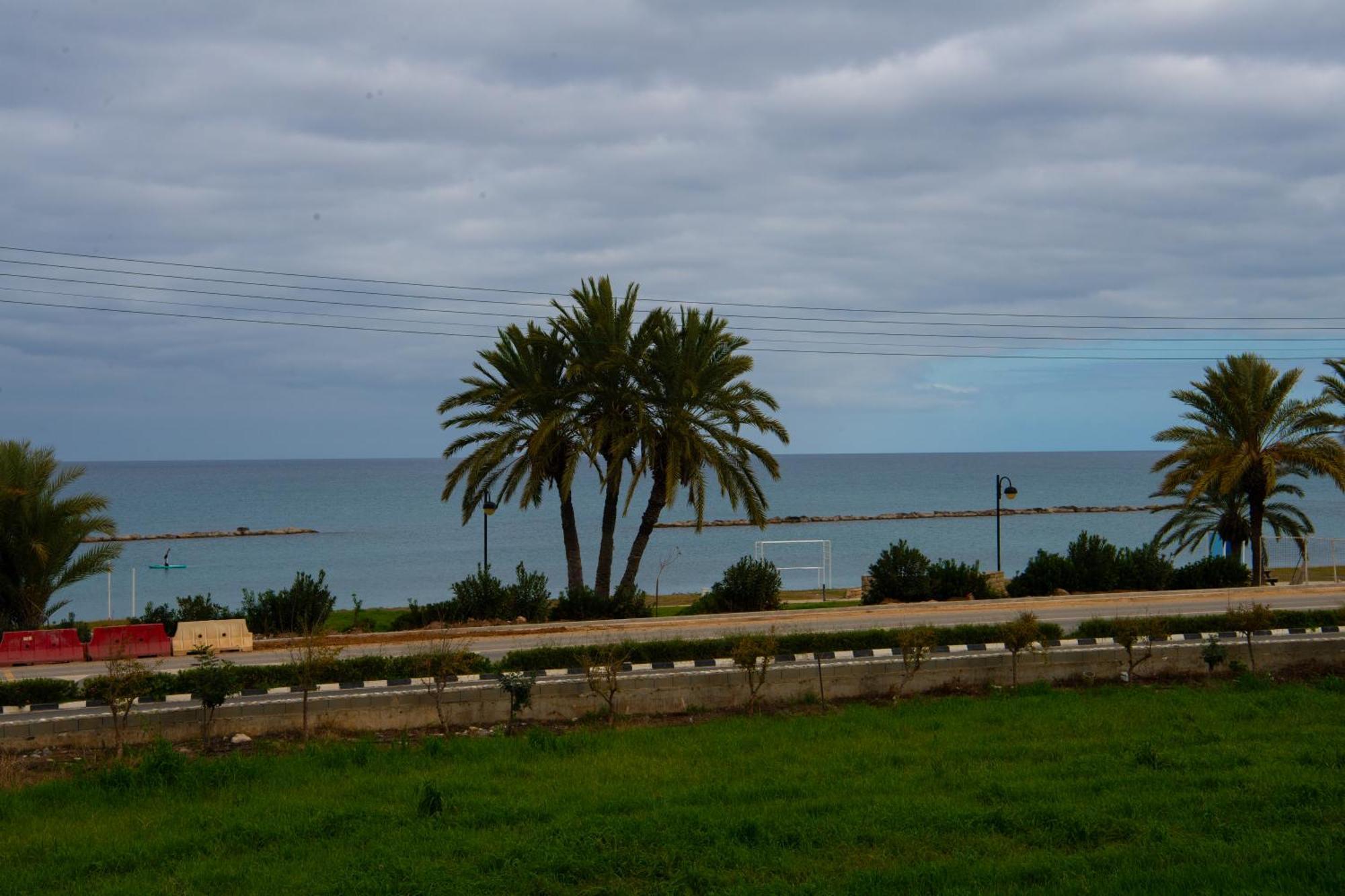 Path Latchi Beachfront Apartments Buitenkant foto